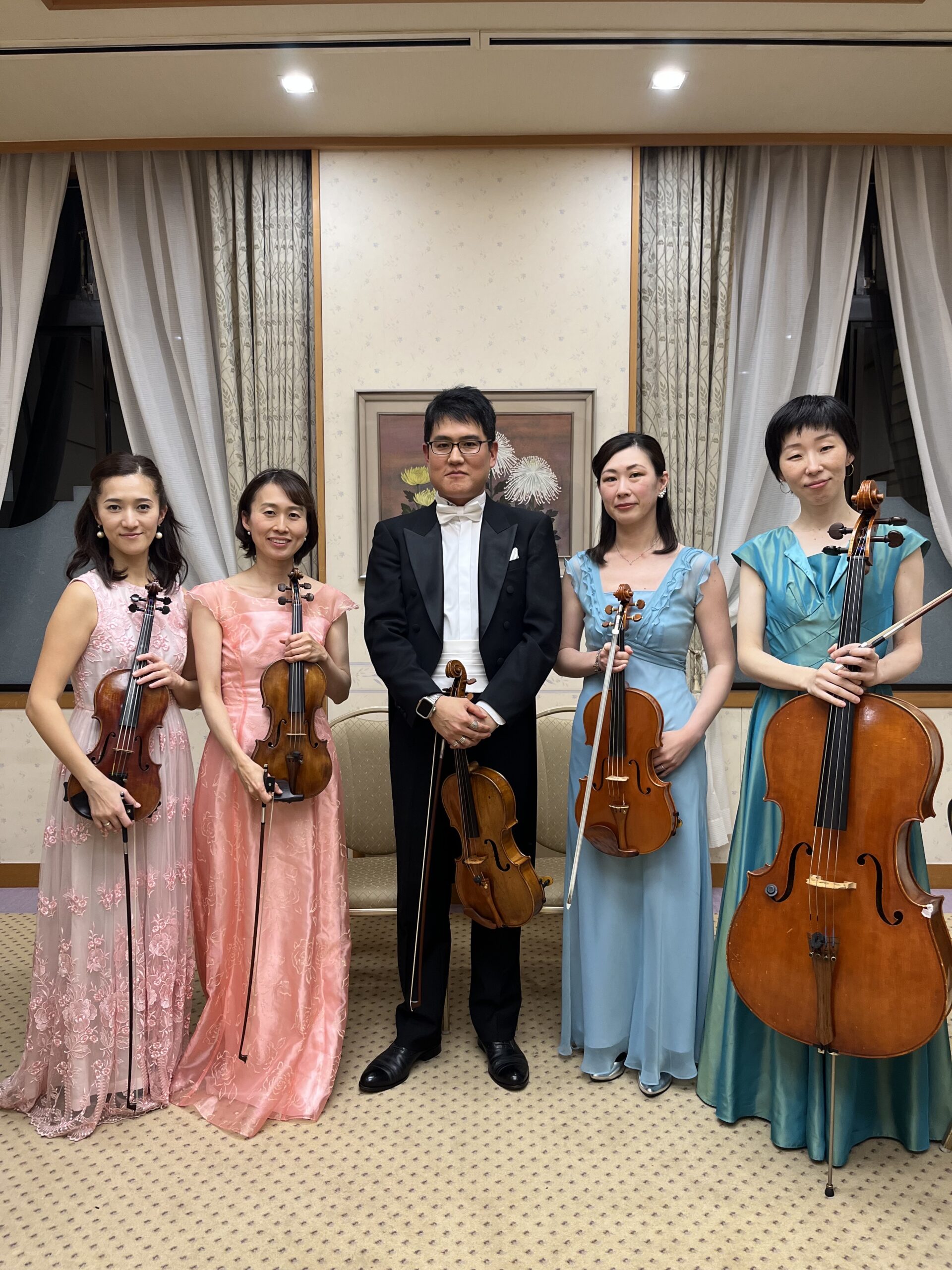 同級生の結婚式で演奏でした